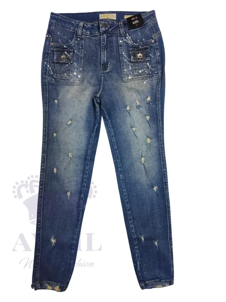 Jean con detalles rasgados